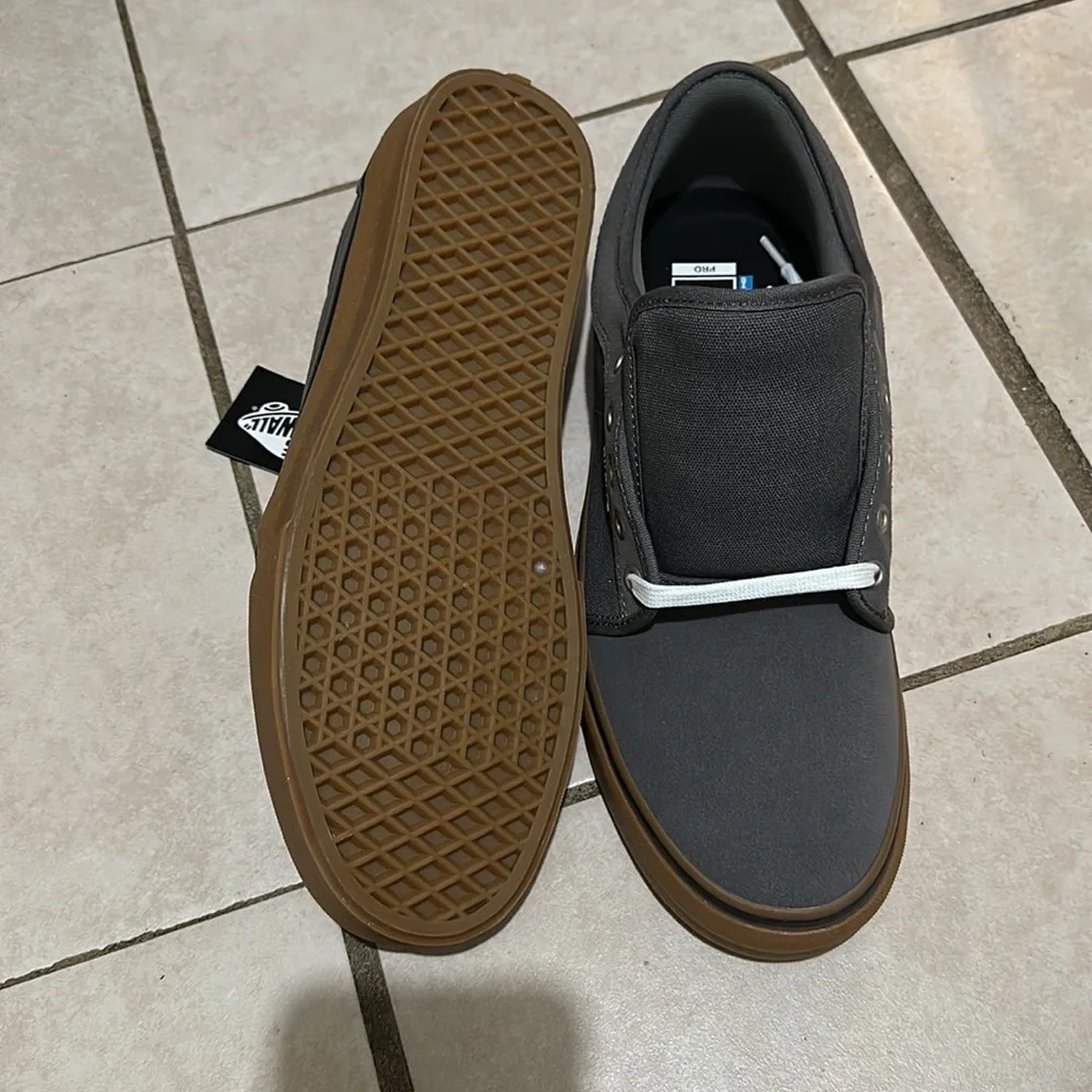 Vans - Picture 2 of 3